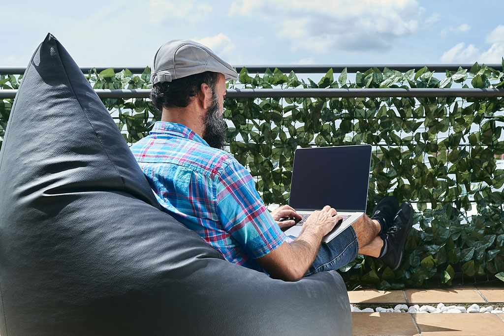 Outdoor office