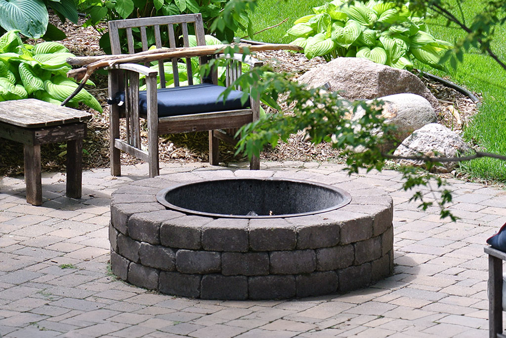 Stone fire pit