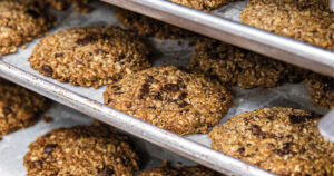 Vegan Oatmeal Raisin Cookies